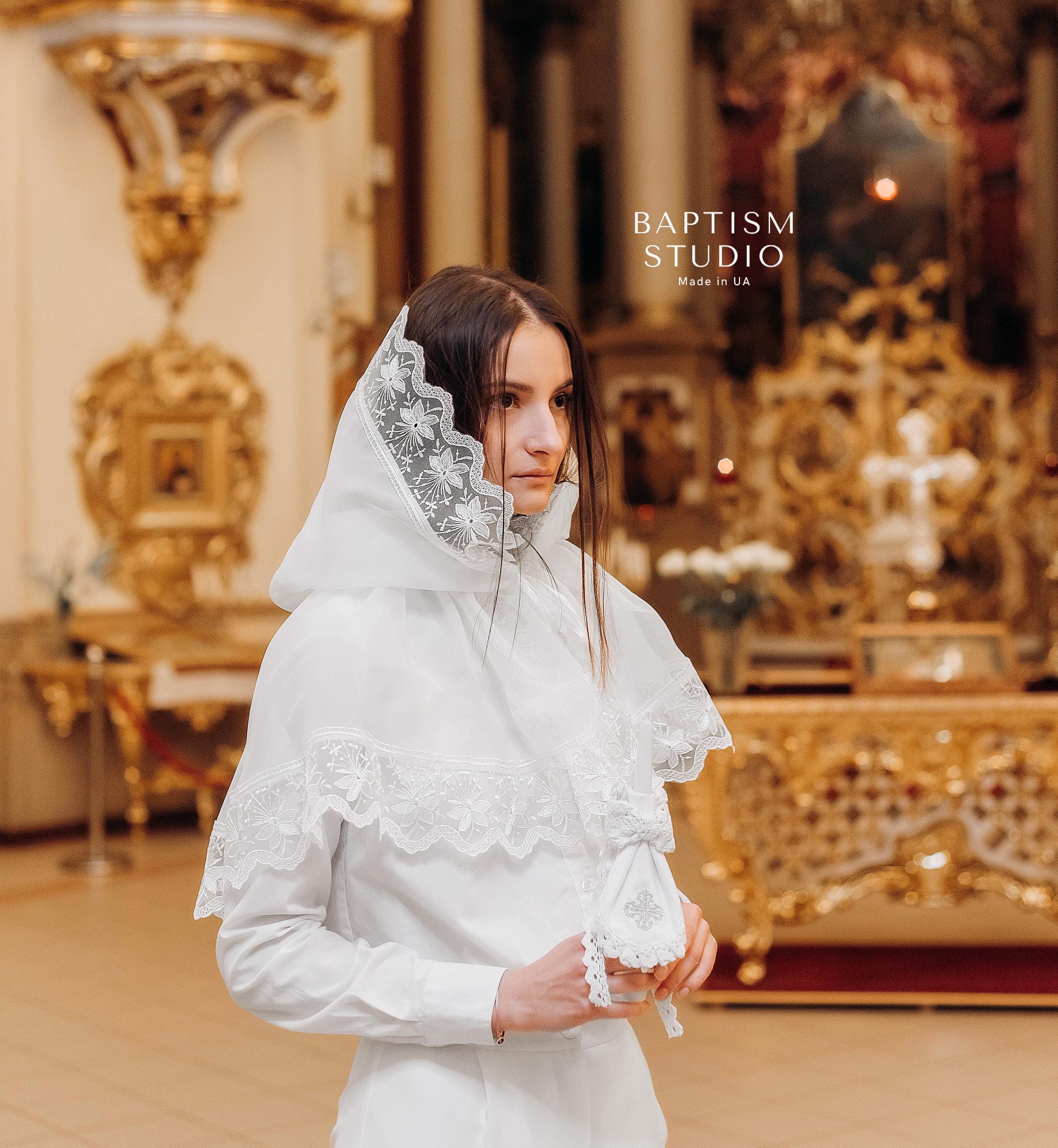 Elegant Lace Church Veil / Chapel Veil for Women