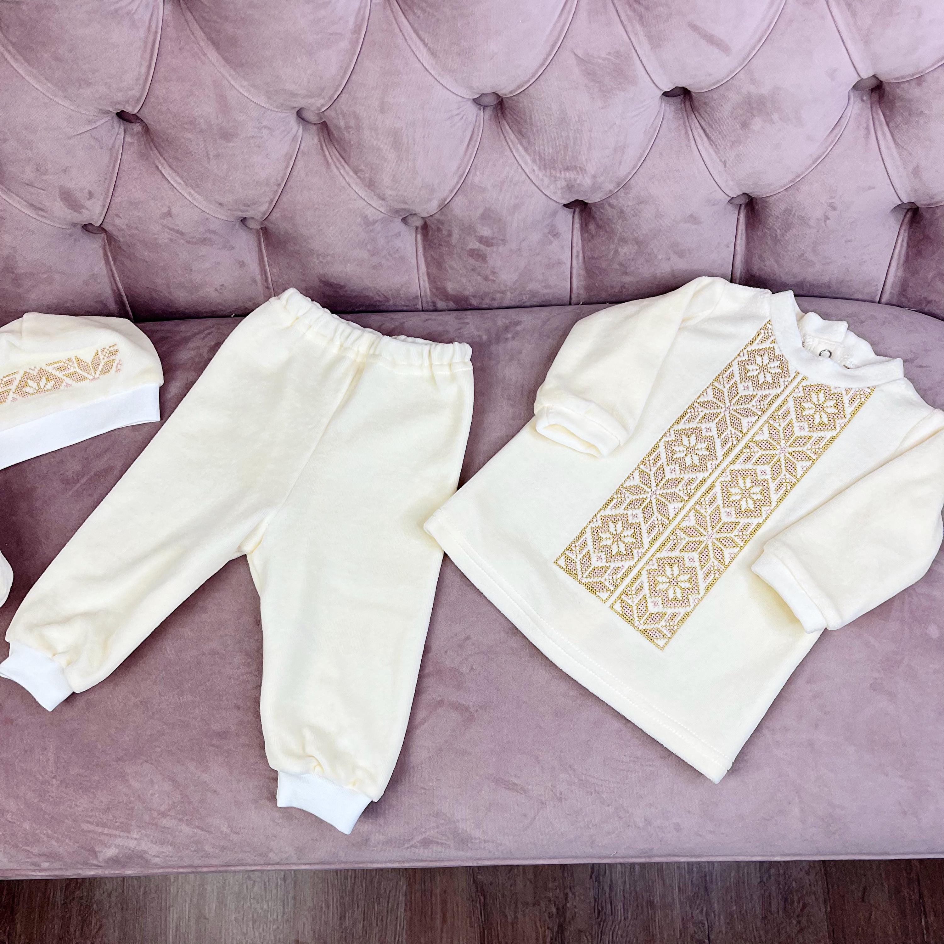 Linen Baptism Set with Plush Blanket & Baby Outfit – Pom-Pom Trim