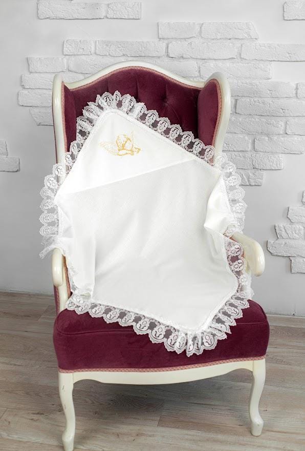 Personalized Linen Baptism Blanket (Kryzhma) 80×80 cm with Golden Angel Embroidery and Lace Trim
