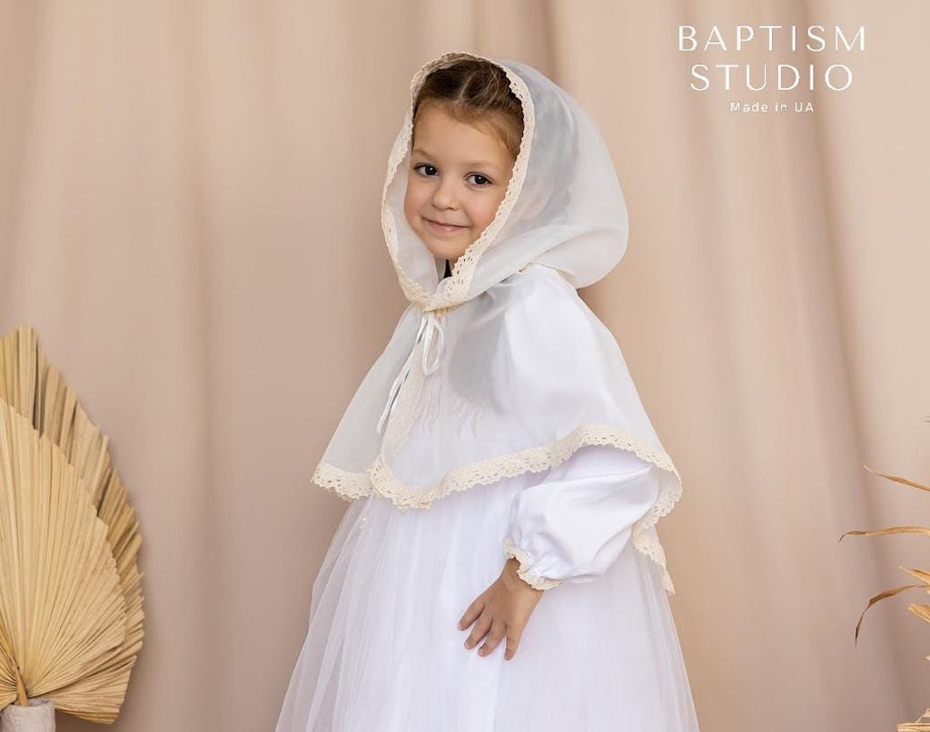 Delicate Girls’ Church Veil – Ivory Tulle Head Covering with Natural Linen Lace