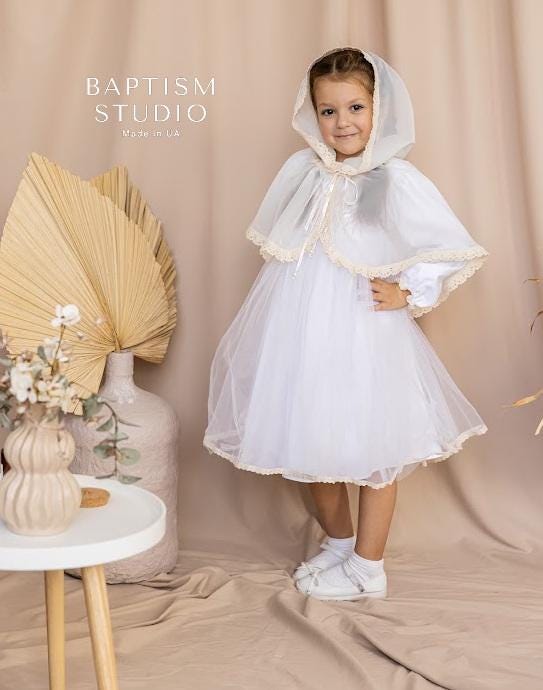 Delicate Girls’ Church Veil – Ivory Tulle Head Covering with Natural Linen Lace
