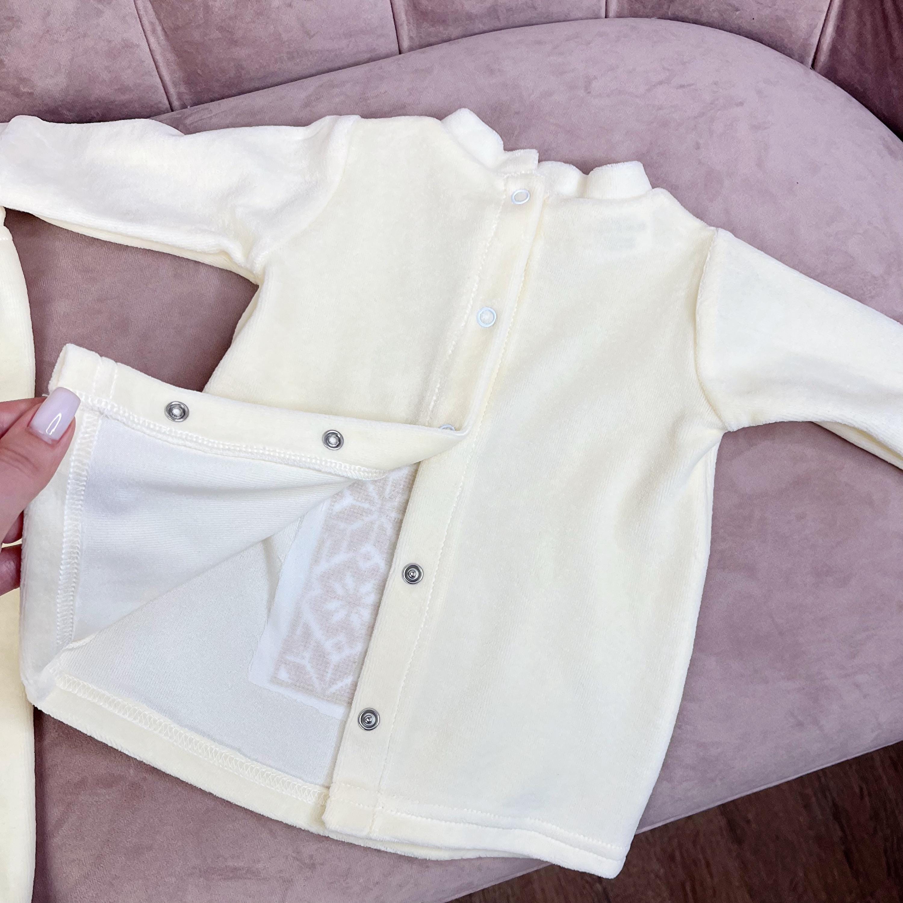 Linen Baptism Set with Plush Blanket & Baby Outfit – Pom-Pom Trim