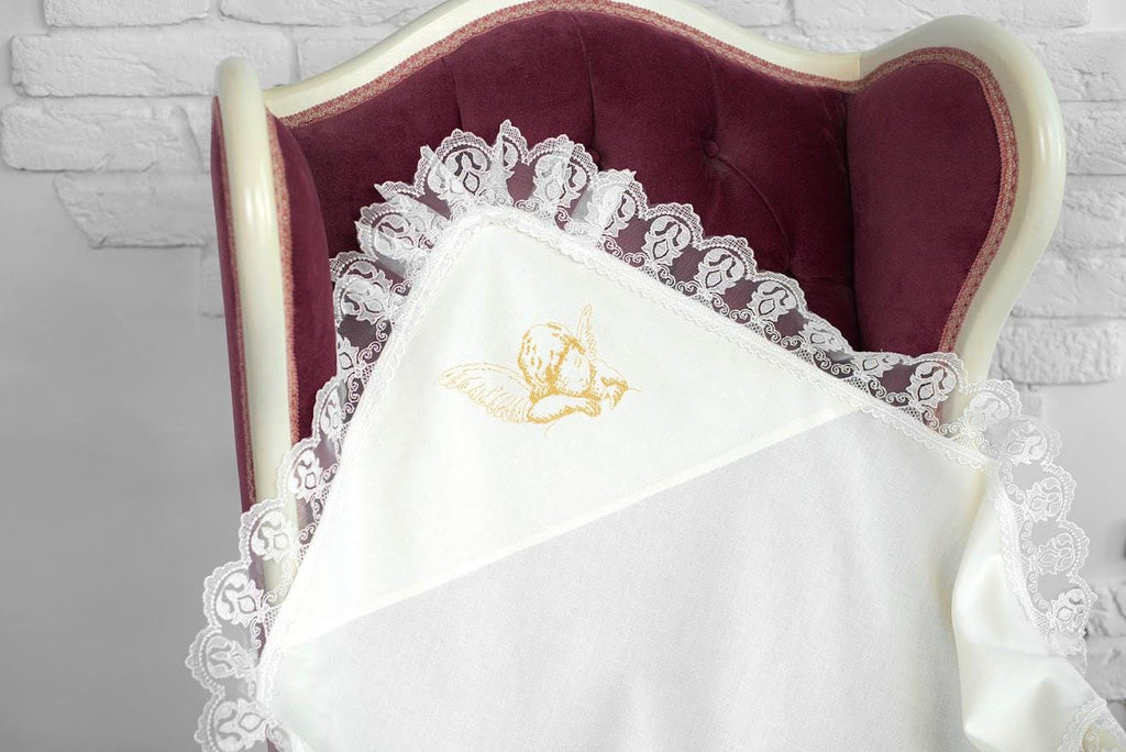 Personalized Linen Baptism Blanket (Kryzhma) 80×80 cm with Golden Angel Embroidery and Lace Trim