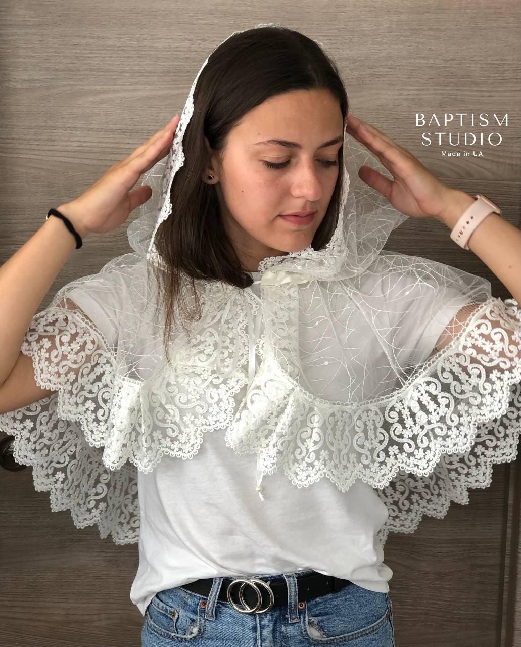 Handmade infinity-style chapel veil (mantilla) in elegant lace—perfect for church, Mass, or First Communion. Lightweight, modest