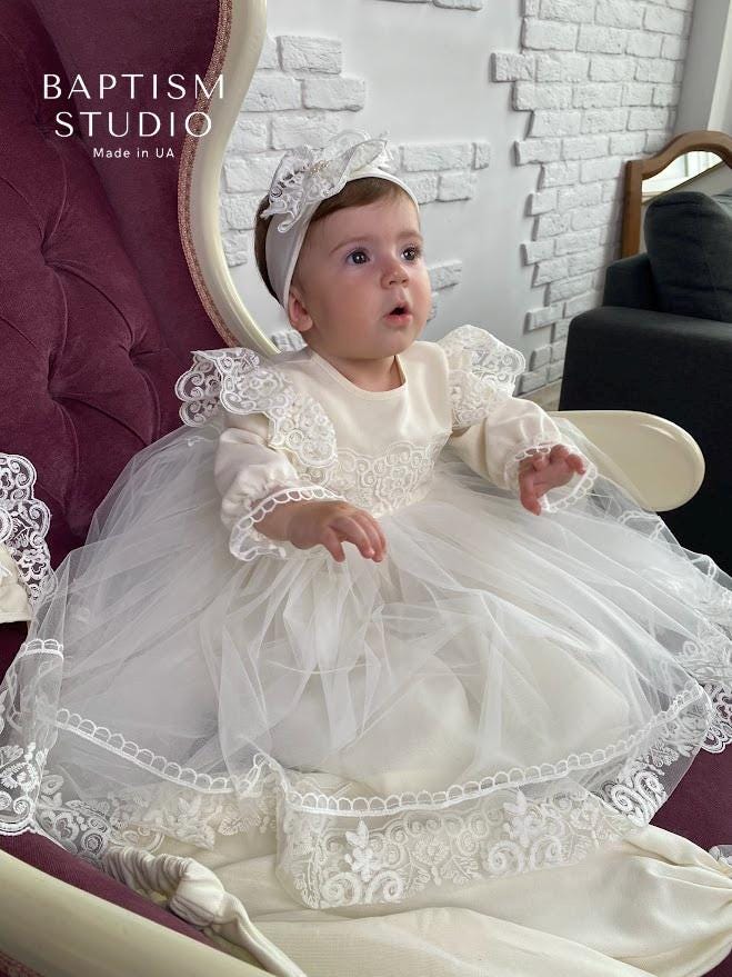 Linen Baptism Dress Set – Voluminous Lace Gown with Bonnet, Booties, Pants & Headband – Natural Christening Outfit