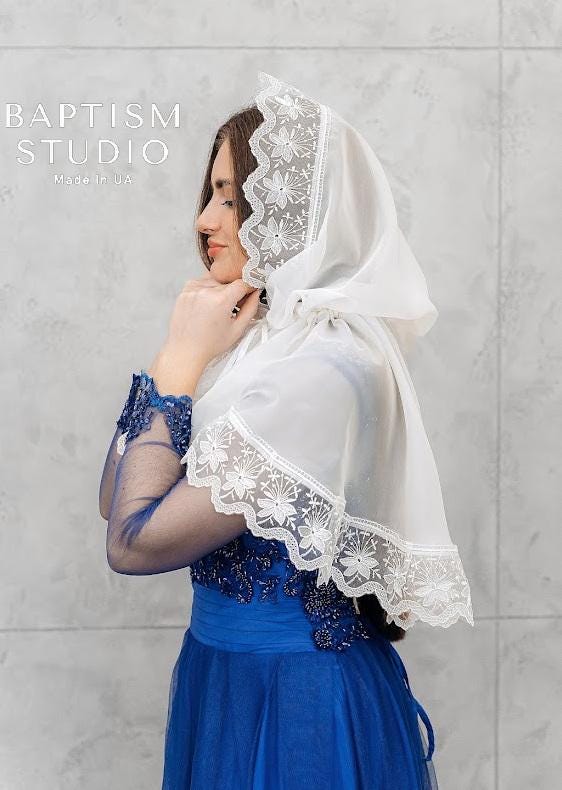 Religious lace head covering for women