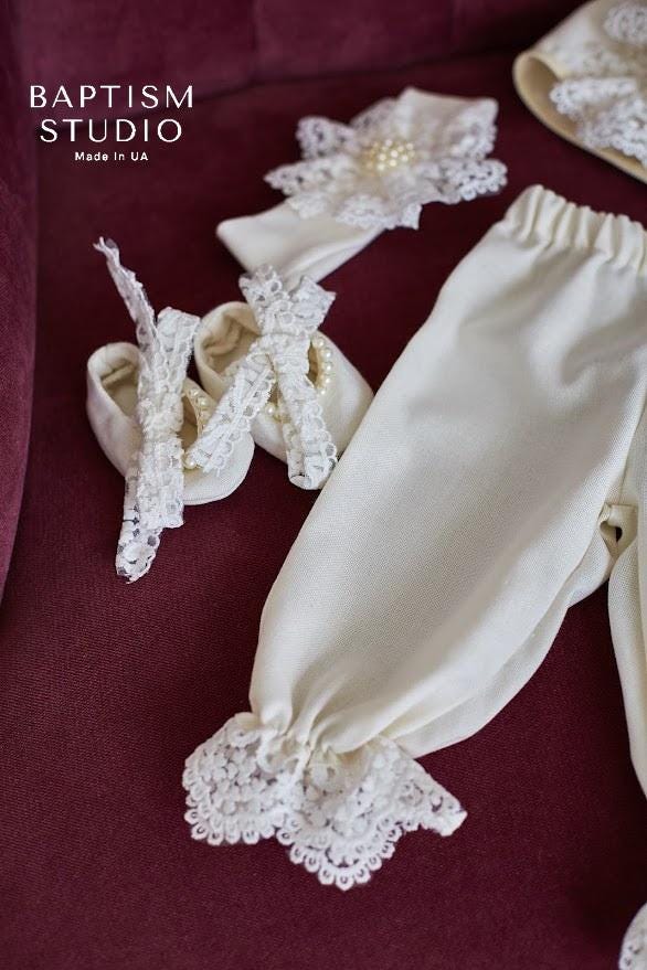 Ivory Linen Baby Girl Christening Set – 5‑Piece Outfit with Elegant Lace (Dress, Headband, Bonnet, Booties & Pants)